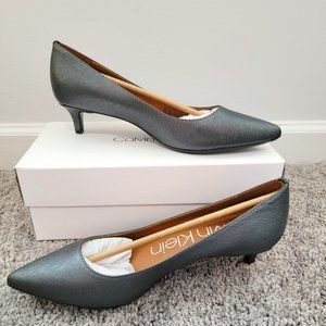 NWT CALVIN KLEIN GABRIANNA PUMP Size 9.5, Color Steel